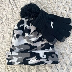 Nike Youth Hat and Gloves 2 pc Set NWT Camo Outerwear Accessories